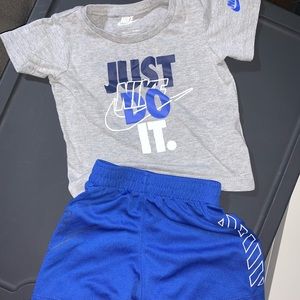 Boys Nike short set 18M